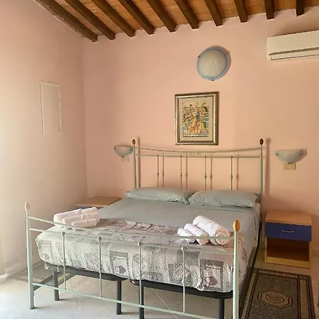 Tirreno Apartment *