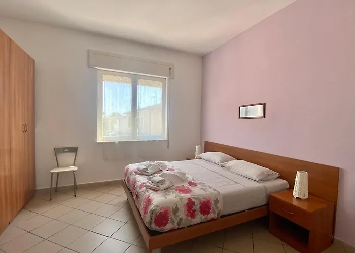 Tirreno Apartament *